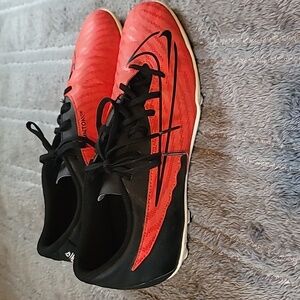 Nike soccer cleats- Phantom GX Red/Black. Size 9.5